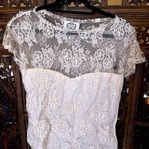 LA SIRENETTA WHITE LACE SHORT SLEEVE HALF SHEER FLORAL BLOUSE SMALL